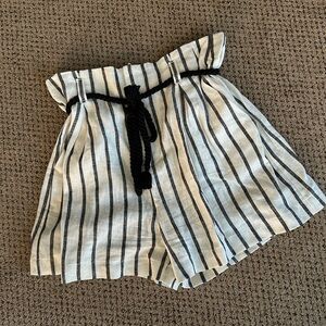 Forever 21 Linen blend stripped shorts size 29